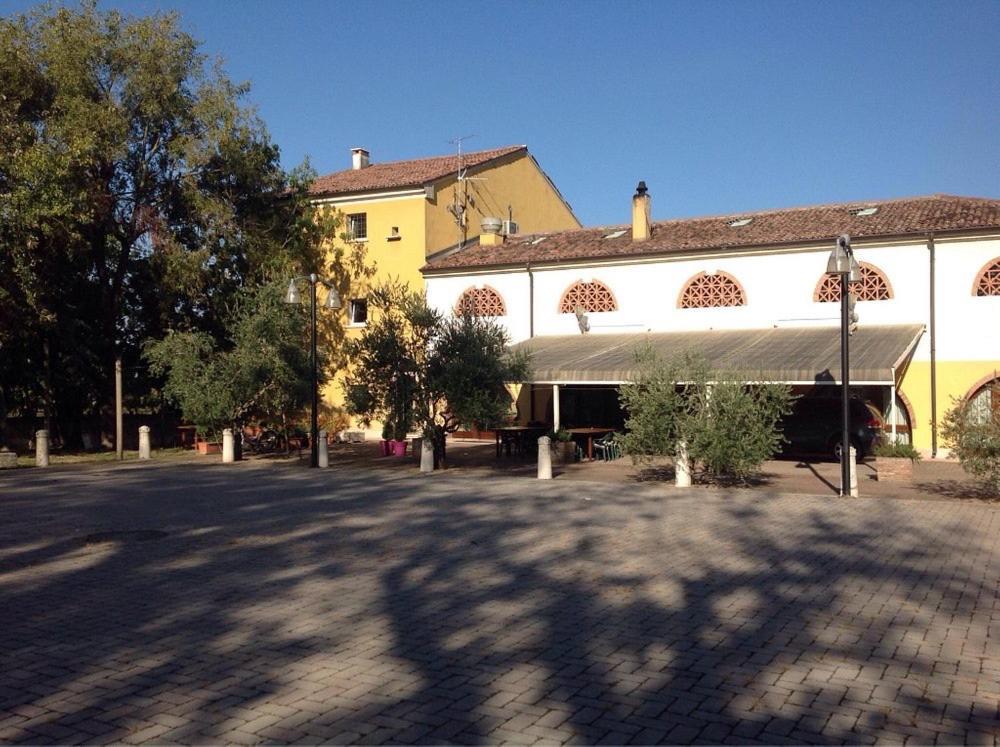 Agriturismo La Rasdora Порто-Мантовано Экстерьер фото